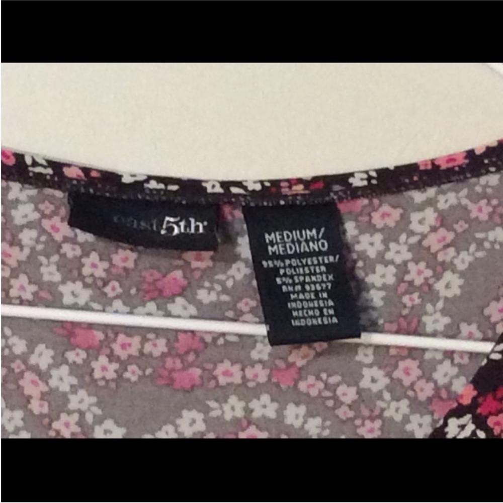 EAST 5th Short Sleeve VIBRANT And Stylish Floral Swirl PATTERN Top Size Medium - Picture 4 of 10